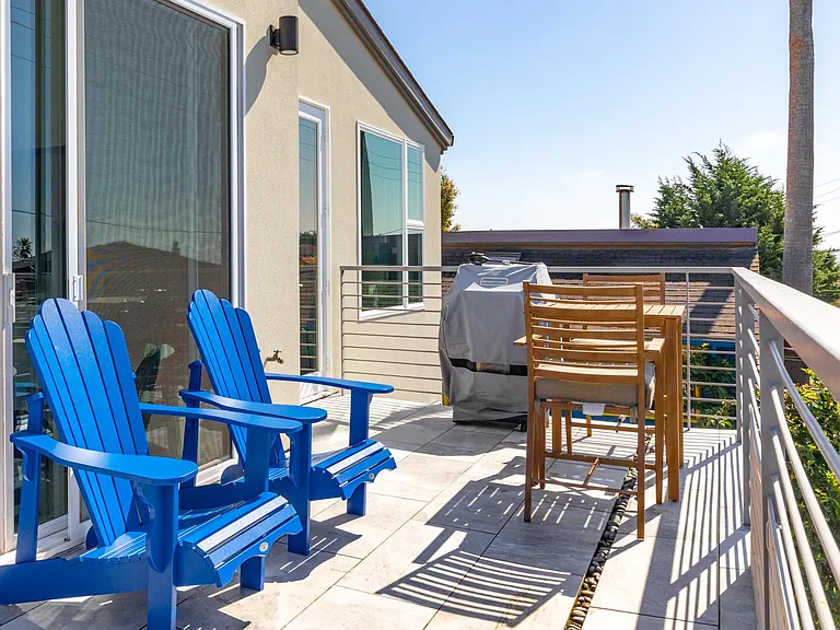 426 Hillcrest Dr — Photo 3