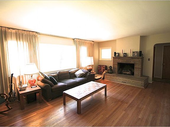 2nd image of 5440 La Forest Dr