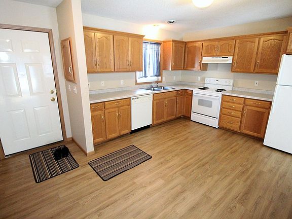 3rd image of 201 4th Ave N APT 1