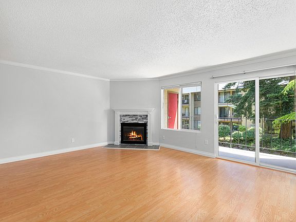 4th image of 16220 NE 12th Ct APT C-40