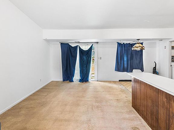 5th image of 1148 Forrest Ave