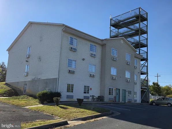 18 Signal Knob Dr, Strasburg, VA 22657