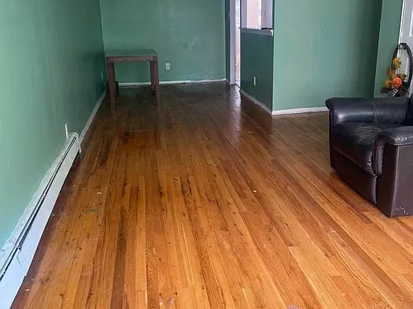 3141 44th St #2, Astoria, NY 11103