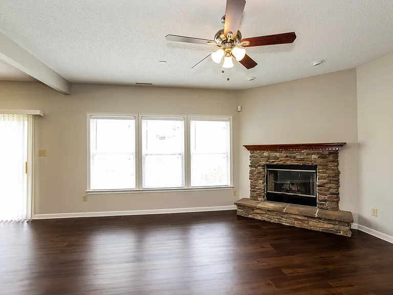 719 Capstone Ave — Photo 4