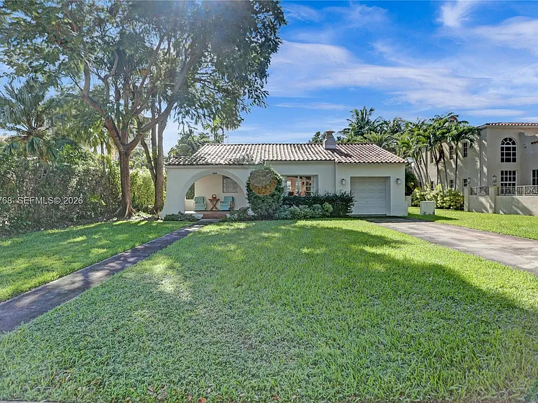 2214 Segovia Cir — Photo 1