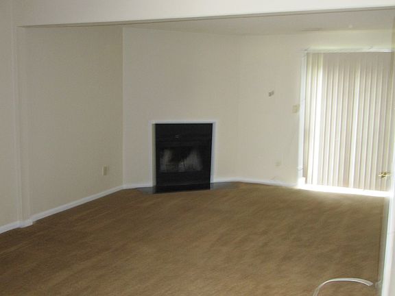 5th image of 2633 Elliott Ave