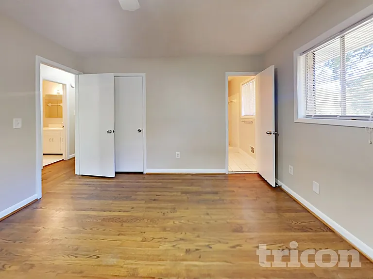 543 Barbashela Cir — Photo 10