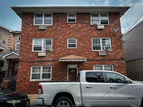 325-327 John St #5 Photo 1