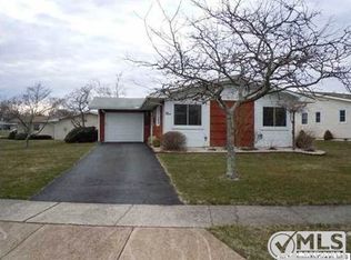 5 Whitman St, Brick, NJ 08724