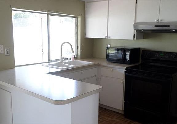 4th image of 4231 Woodsville Dr
