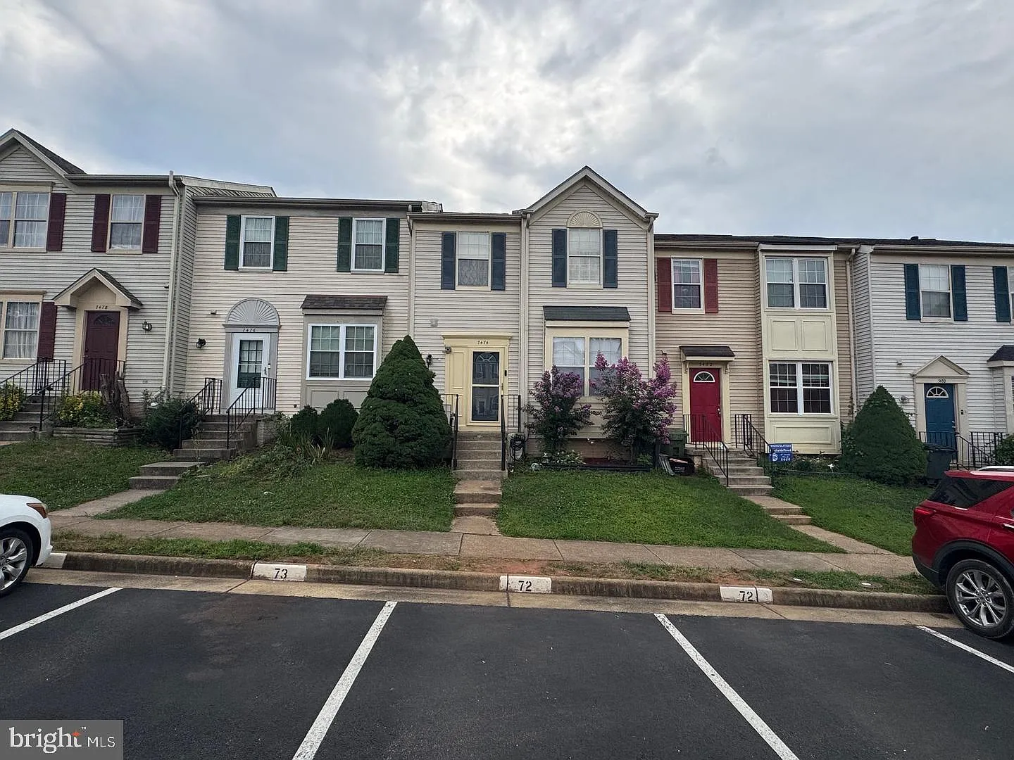 4 bed, 3.5 bath, 2100 sqft, $3,000 — Photo 1