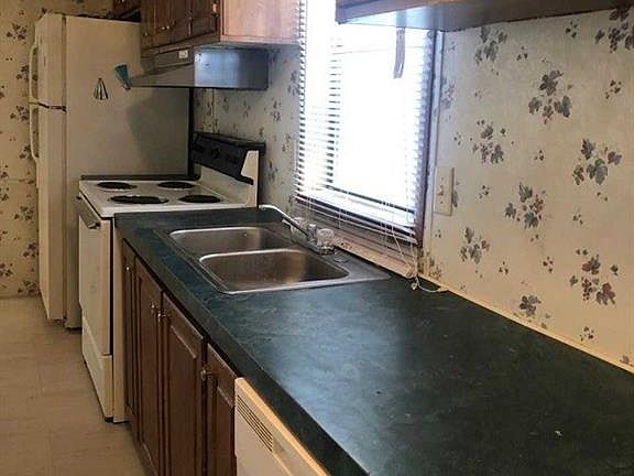 5th image of 10030 Cedar Landing Dr