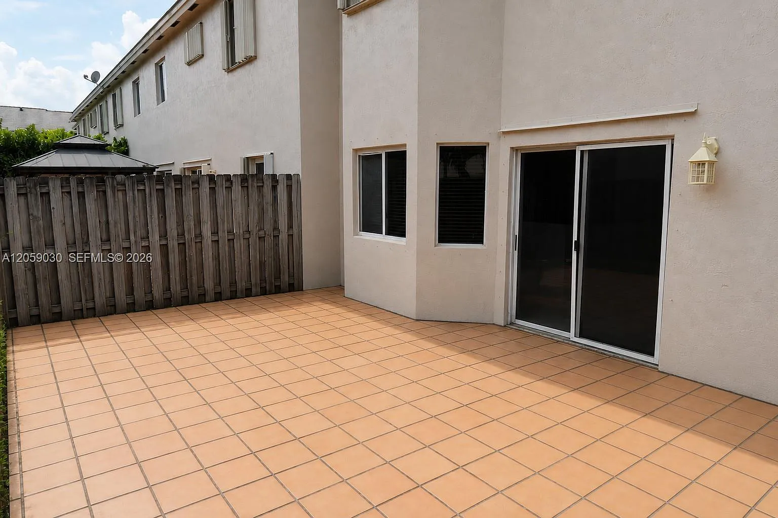 3 bed, 2.5 bath, 1857 sqft, $3,200 — Photo 2