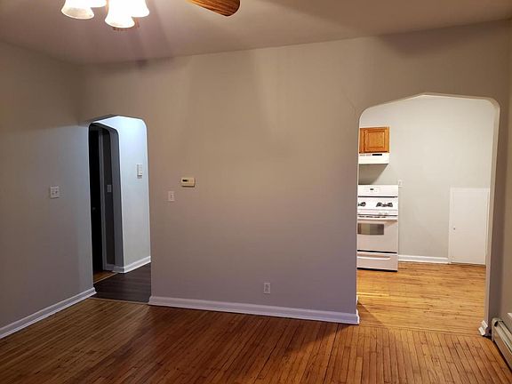 3rd image of 486 Ashland Ave APT 2