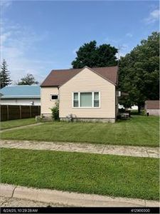 205 N 2nd Ave E, Truman, MN, 56088