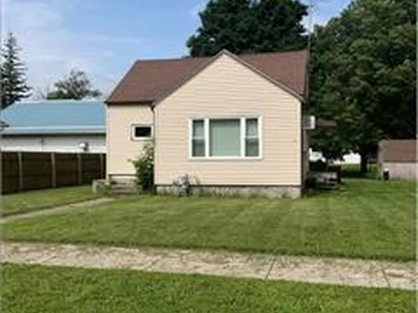 205 N 2nd Ave E, Truman, MN 56088