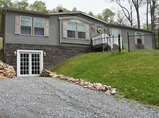 448 Mountain Rd, East Freedom, PA 16637
