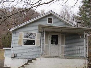 898 Independence Dr E, Kingsport, TN 37660