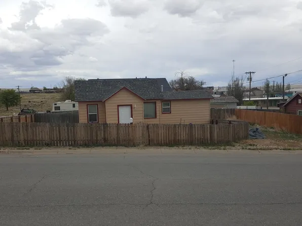 221 Colorado St, Rawlins, WY 82301