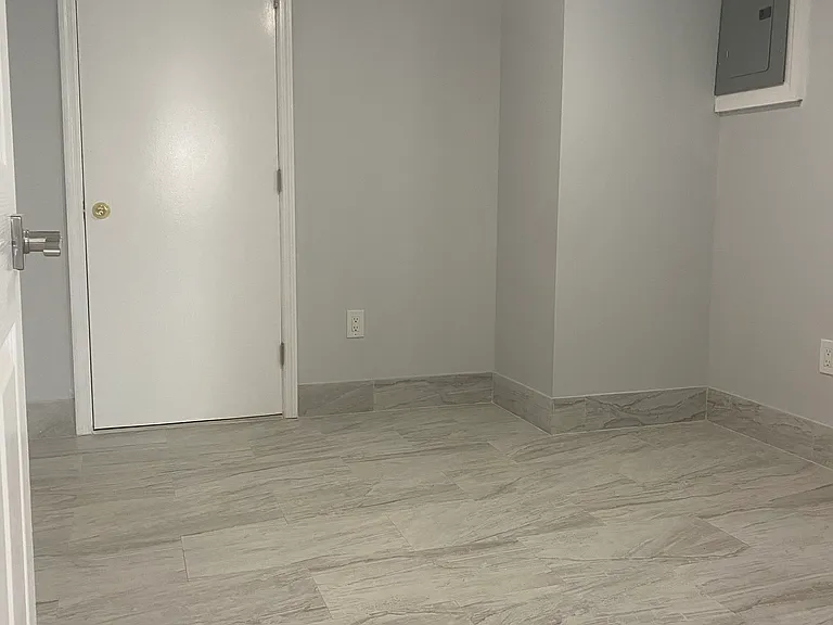 Edison Ave — Photo 15