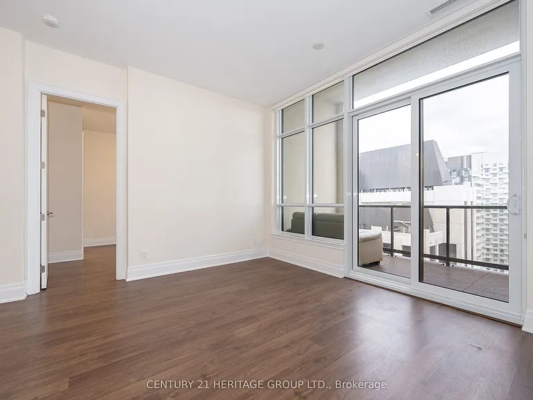 9075 Jane St #Penthouse 02 — Photo 28