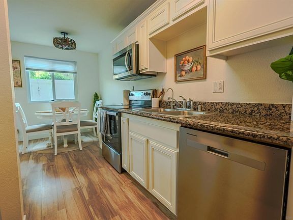 4th image of 930 Peach Ave Unit 2