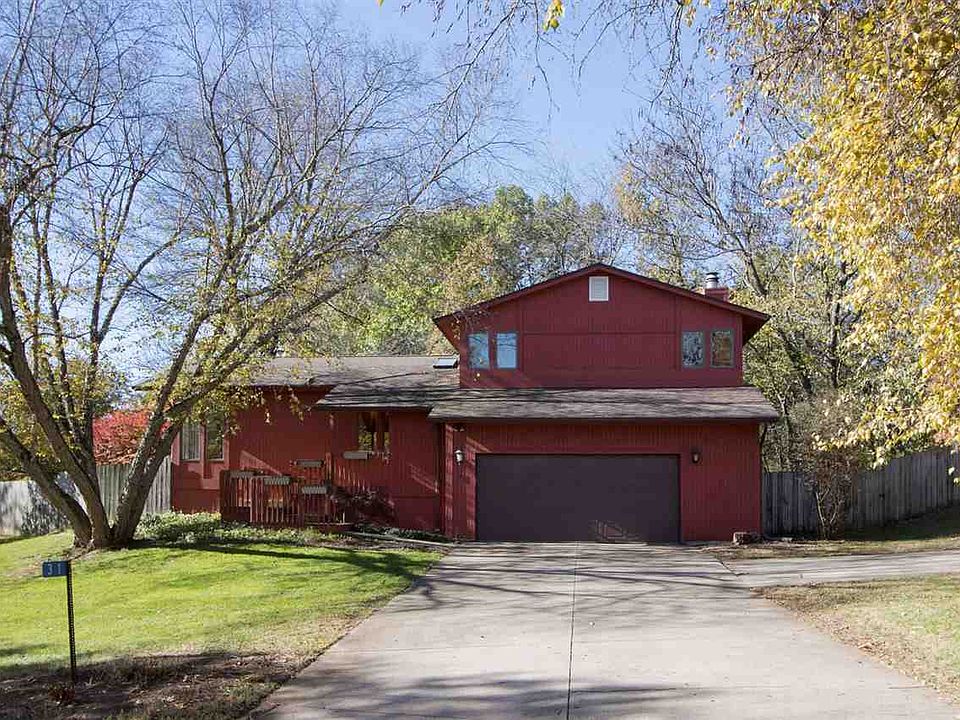 1st image of 31 Lakeview Dr NE
