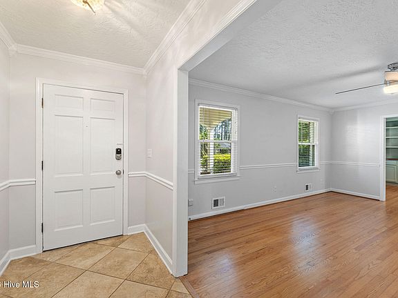 5th image of 2920 Mayfair Court