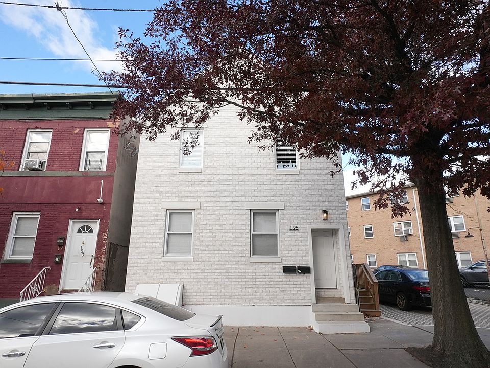 1st image of 195 Heckel St Floor 1