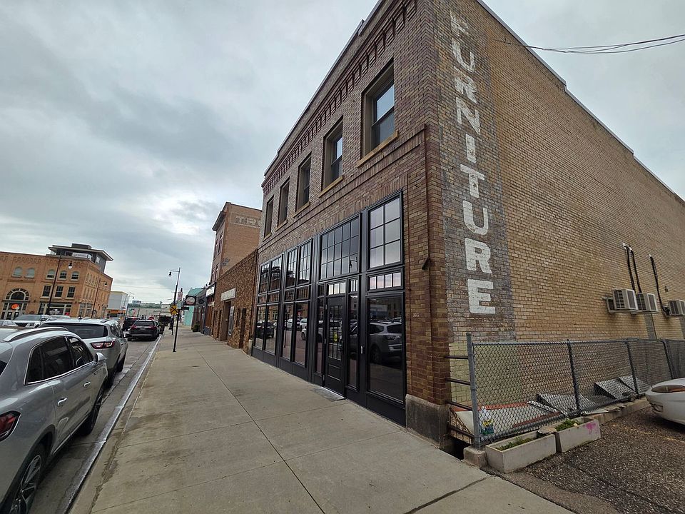 1st image of 13 1st St SE