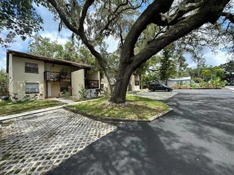 2 bed, 2.0 bath, 1100 sqft, $1,395 — Photo 2