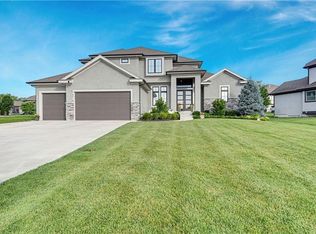 15716 Canterbury St, Overland Park, KS 66224