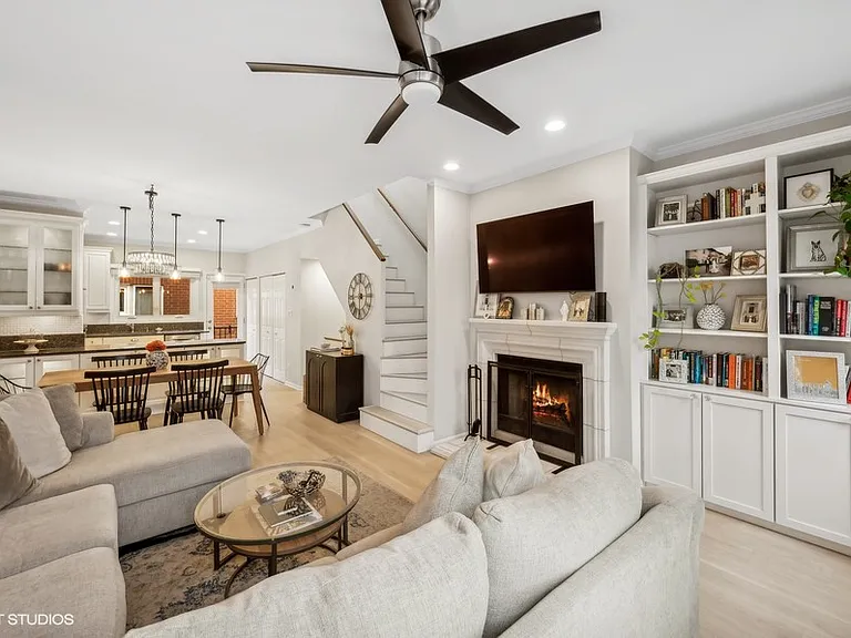 1765 W Altgeld St #H — Photo 1