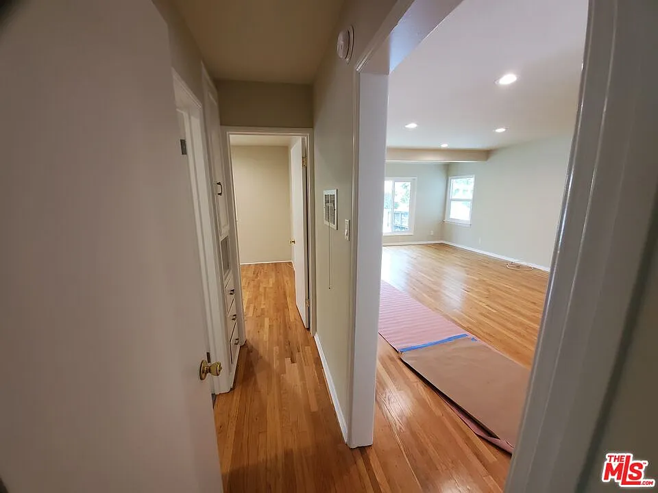 3 bed, 1.5 bath, 1465 sqft, $5,500 — Photo 4