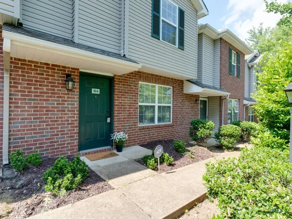 104 Waterview Dr, Hendersonville, TN 37075