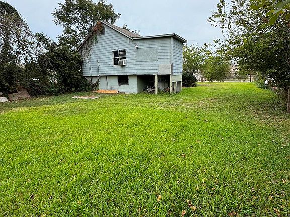 5th image of 3612 Crane St