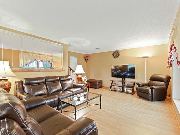 4th image of 2224 Hyde Ct