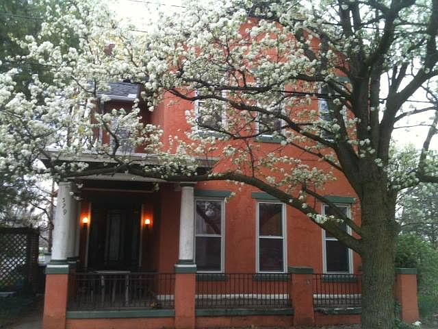 1st image of 529 Hickory St