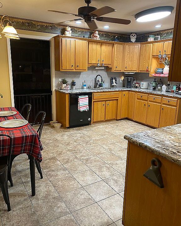 1st image of 905 Pecos Cir
