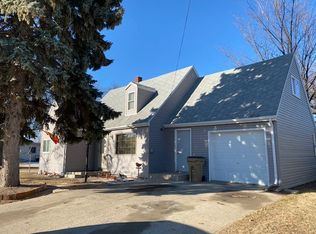 414 12th Ave SW, Minot, ND 58701