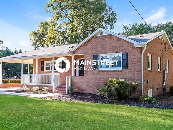 3rd image of 1035 Manorwood Dr