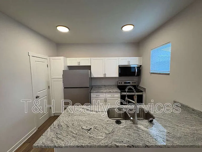 415 N Walcott St #D — Photo 7