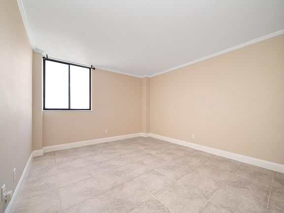 4th image of 2715 Tigertail Ave Ph 6