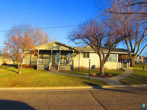 500 Dows St, Garretson, SD 57030