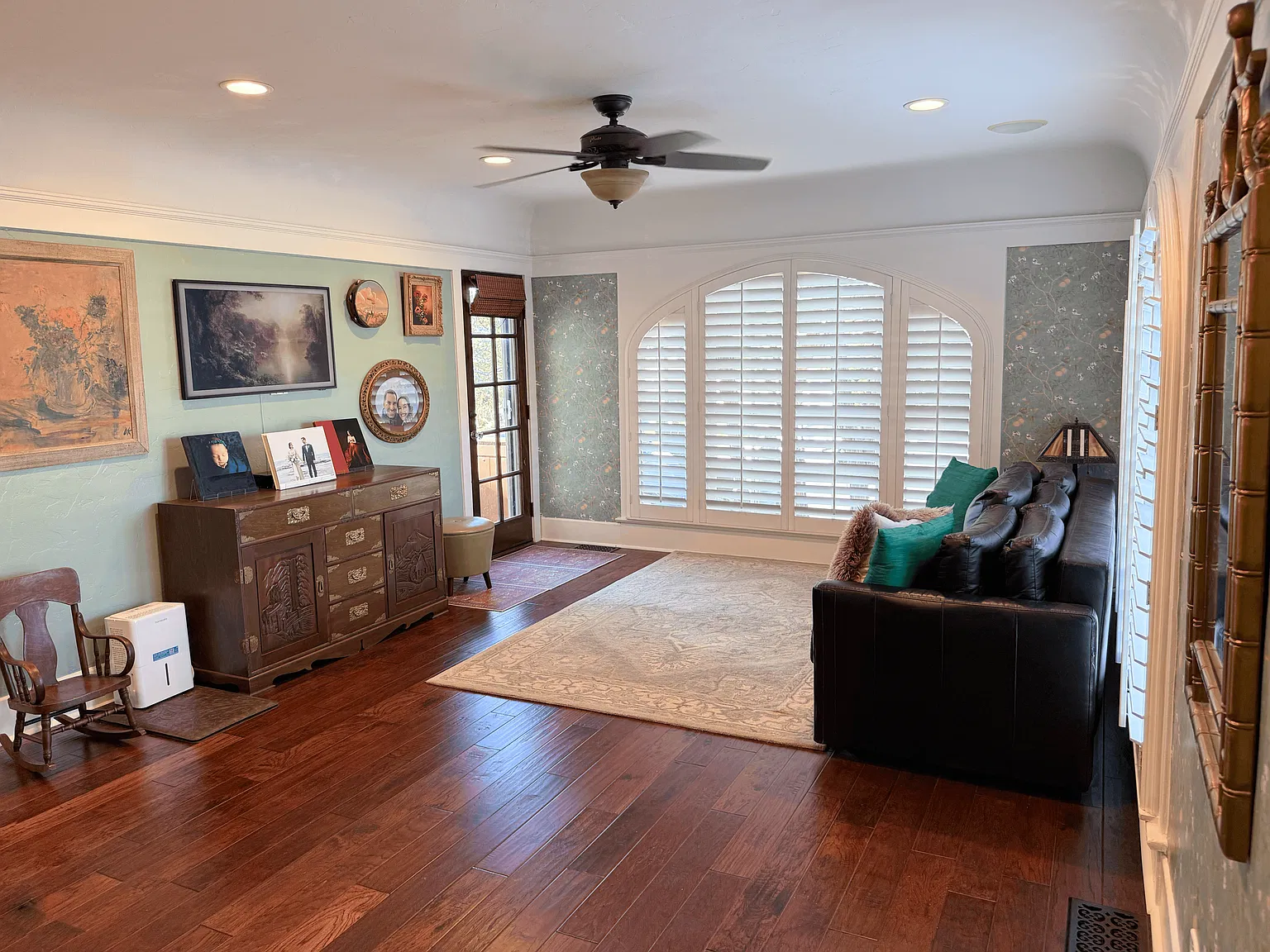 3 bed, 1445 sqft, $5,400 — Photo 3