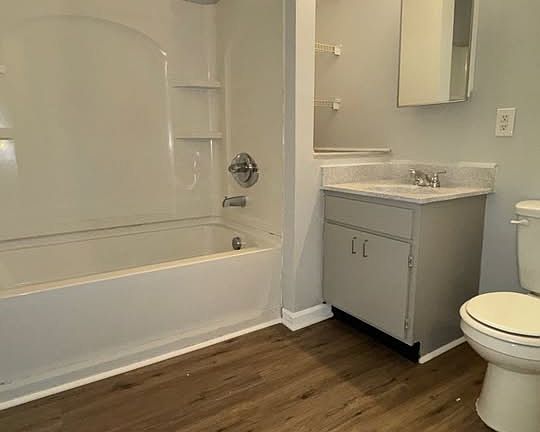 5th image of 4105 Blue Lick Ct APT 4