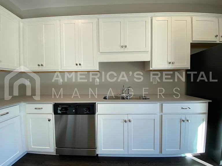 145 White Oak Cir — Photo 4