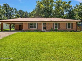102 Belva Dr, Vicksburg, MS 39180