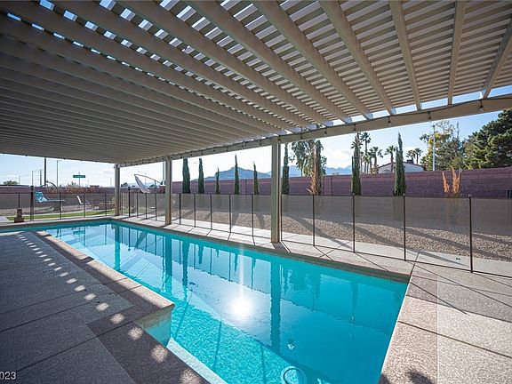 4th image of 9190 La Madre Way