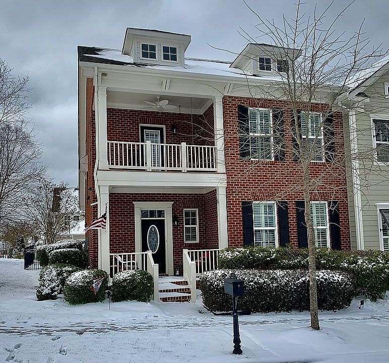 2nd image of 104 Hardy Ivy Way
